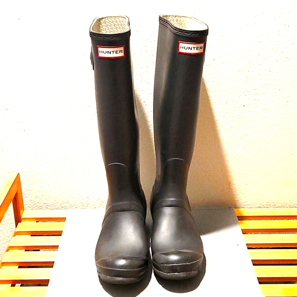 Authentic Hunter boots Tall black size 7 womens